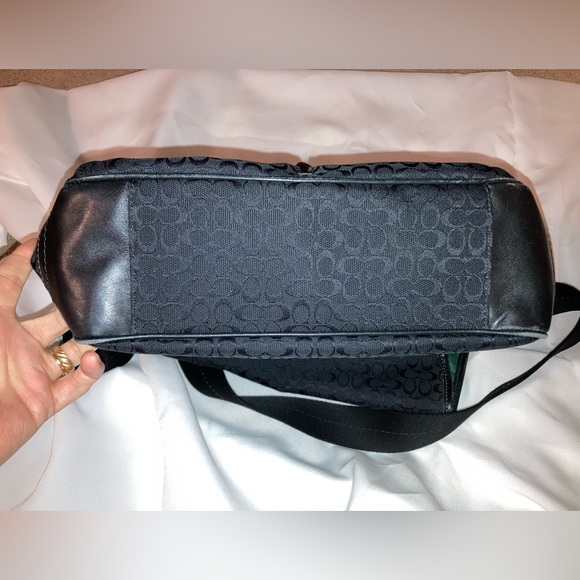 Coach Messenger Style Purse - Picture 10 of 10